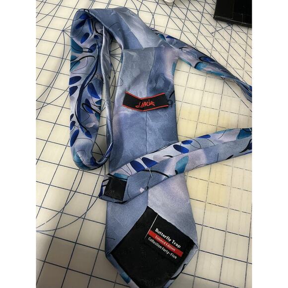 Jerry Garcia Collection 45 Butterfly Trap 2007 Limited Edition Mens Silk Necktie - Picture 1 of 7